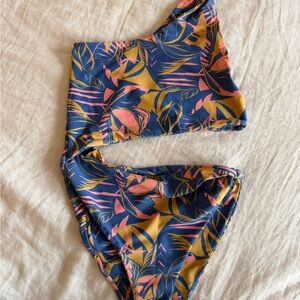 Tropical Print One-Shoulder Swimsuit